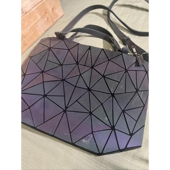 Geometric Luminous Purses and Handbags for Women Holographic Reflective Crossbod - Picture 4 of 15